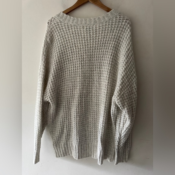 American Eagle Whoa So Cozy Waffle V Neck Chunky Oversized Sweater - Picture 4 of 6